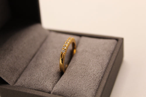 ANEL APARADOR DE ALIANCA CRAVEJADO